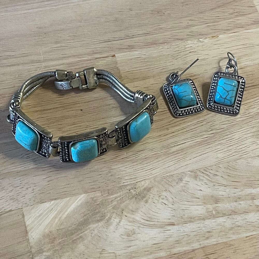 bracelet and earring set silver tone with turquoise colored stone jewelry *flaw